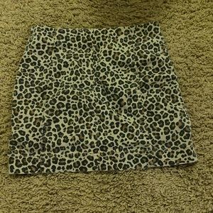 I am selling a leopard print mint skirt